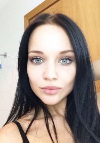 Шлюха индивидуалка Полина Брюнетка c 3 размером груди у метро Маяковская Питер Фото - 5