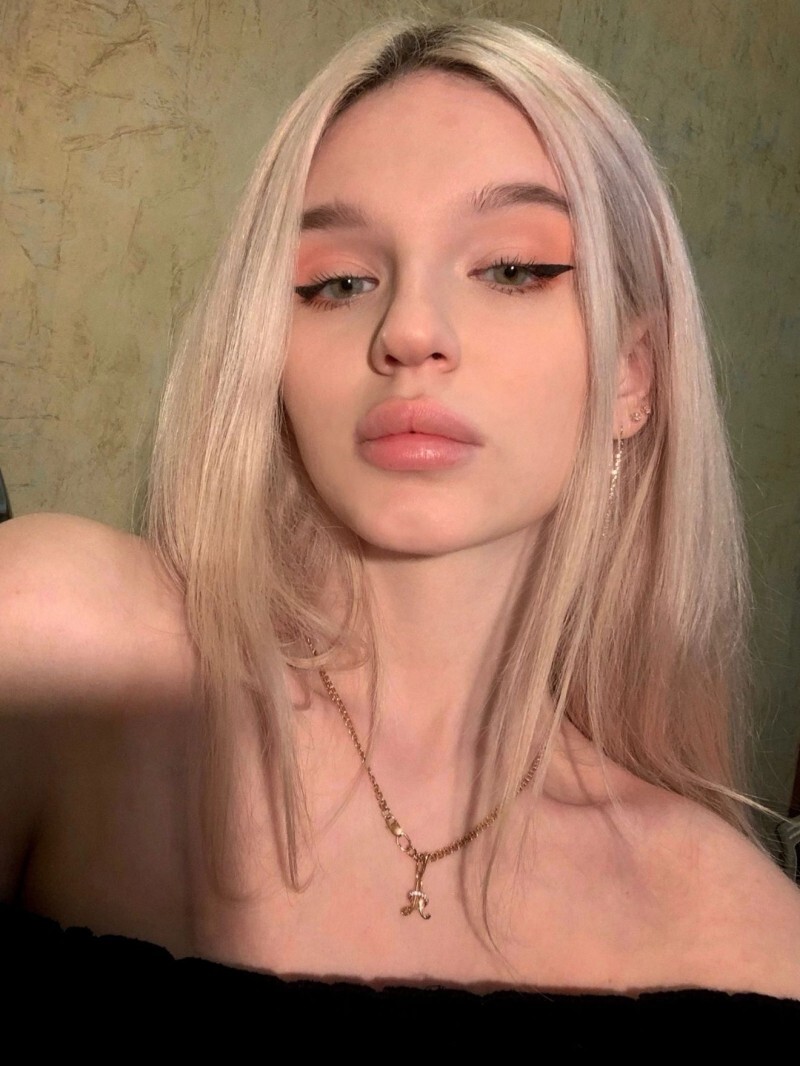 Шлюха индивидуалка Ева Блондинка c 3 размером груди у метро Рыбацкое Питер Фото - 2