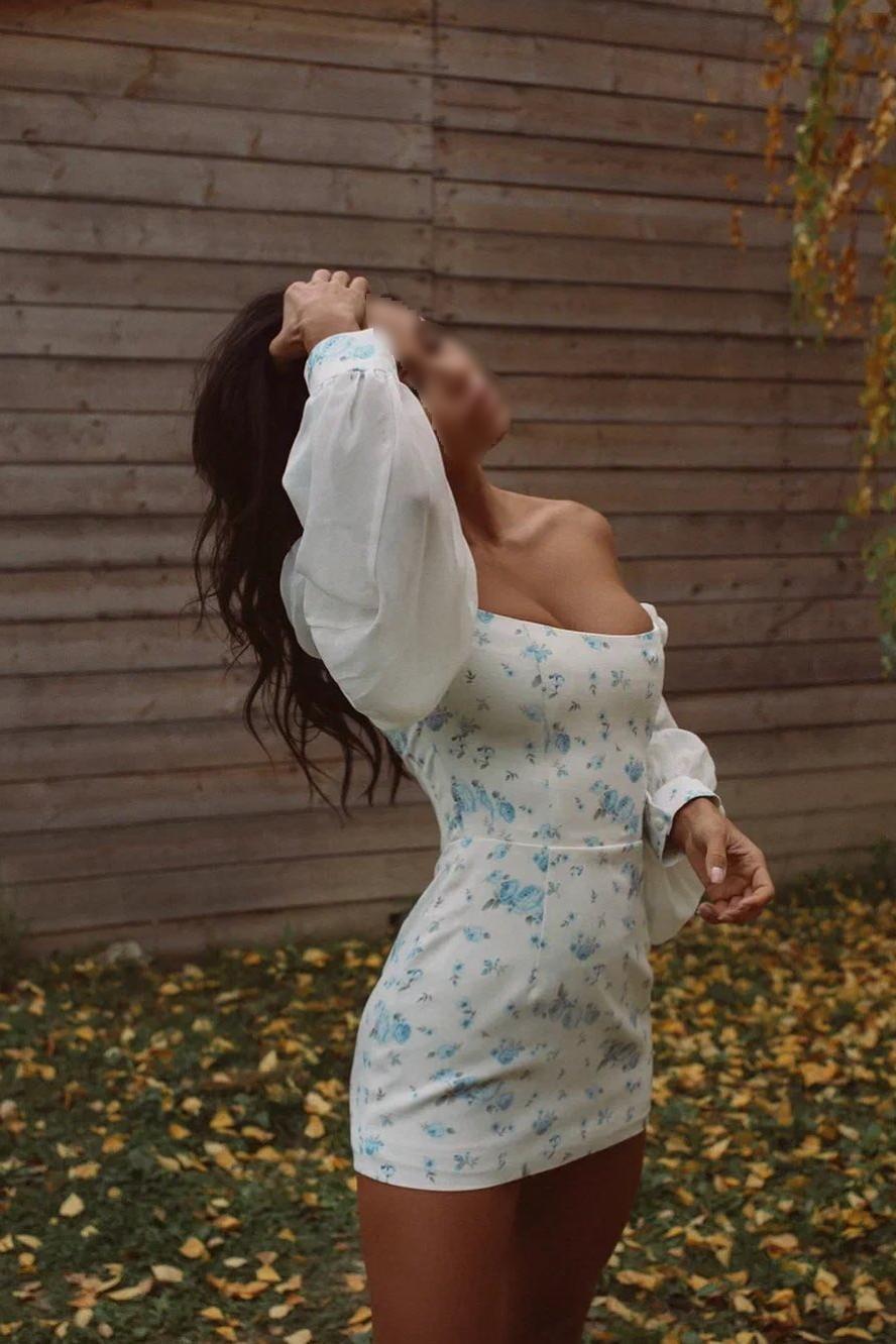 Проститутка индивидуалка Валя Брюнетка c 3 размером груди у метро Комендантский проспект СПб Фото - 2