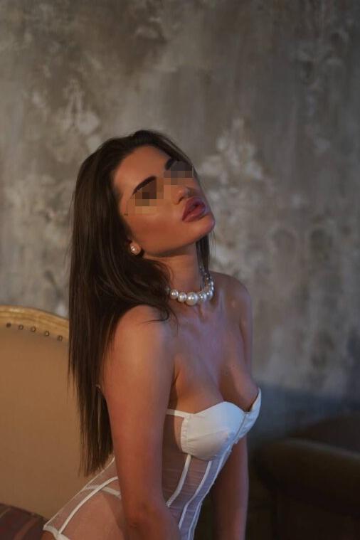 Проститутка Вика Шатенка c 2 размером груди у метро Петроградская СПб Фото - 3