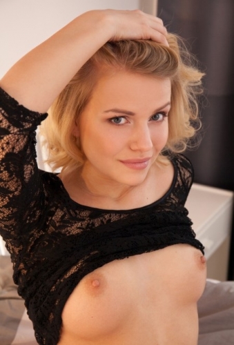 Проститутка Арсения Блондинка c 2 размером груди у метро Рыбацкое СПб Фото - 3