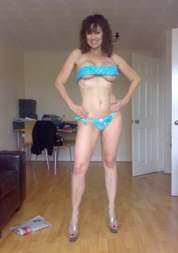 Проститутка Кира Шатенка c 3 размером груди у метро Проспект Большевиков СПб Фото - 3