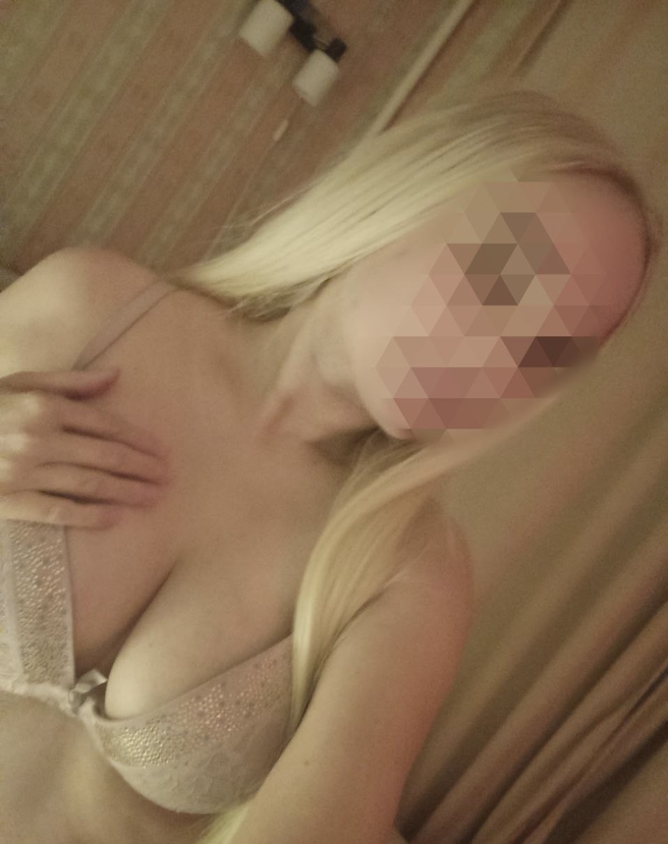 Проститутка Лера Блондинка c 3 размером груди у метро Маяковская СПб Фото - 2