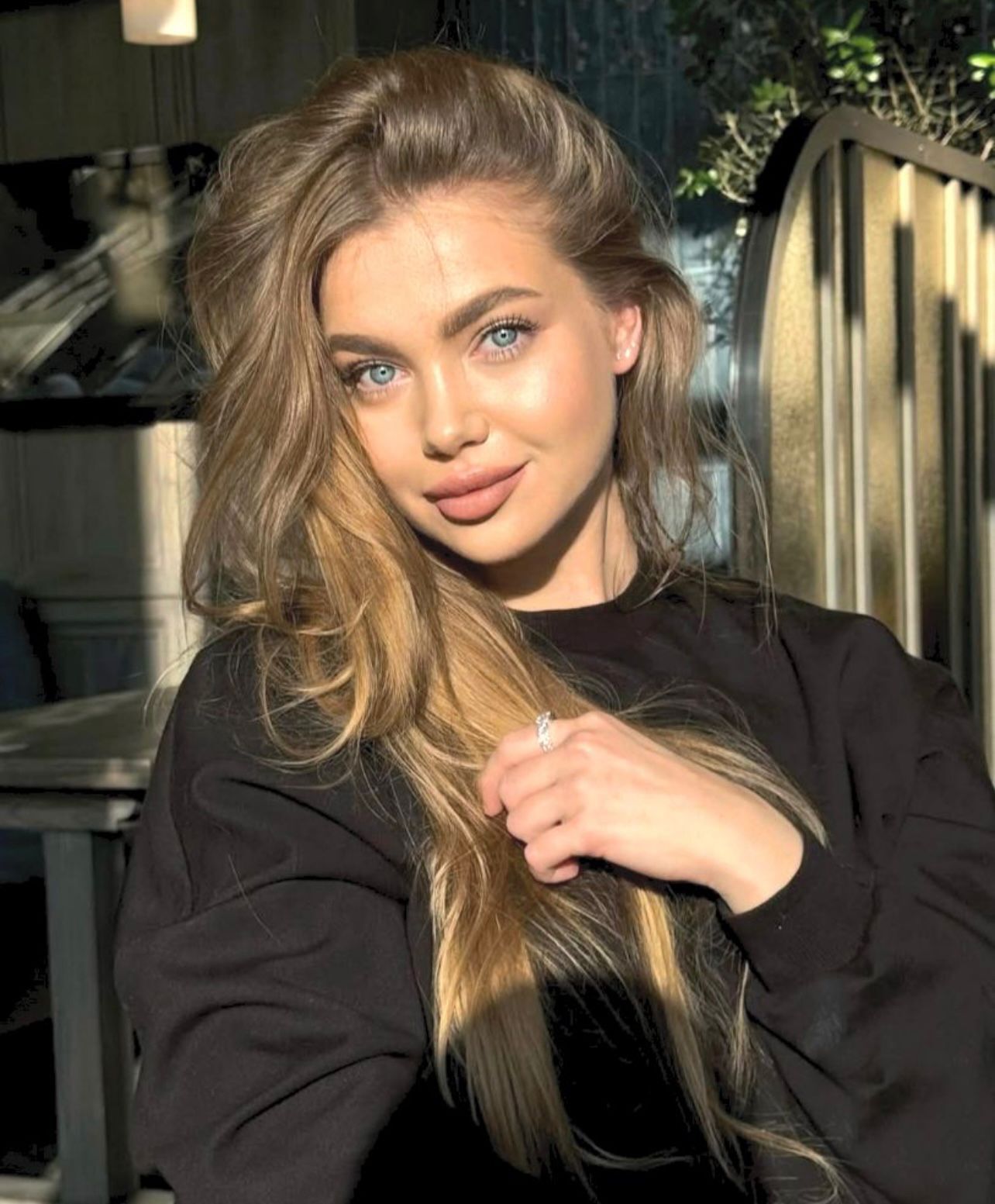 Шлюха Лена Шатенка c 3 размером груди у метро Спортивная Питер Фото - 2