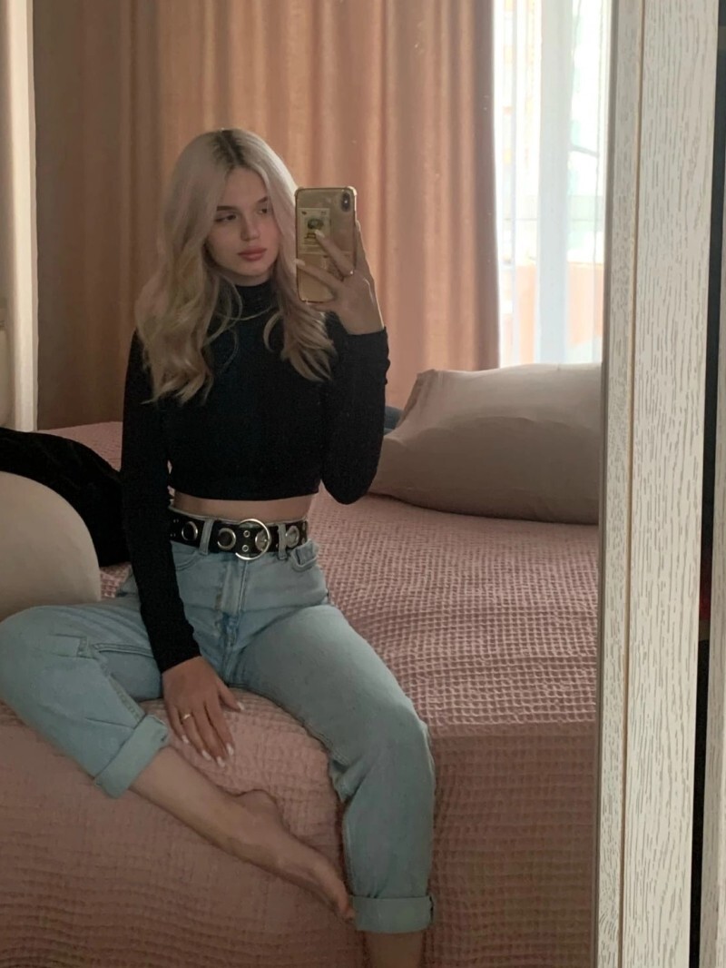 Проститутка индивидуалка Оксана Блондинка c 3 размером груди у метро Владимирская СПб Фото - 3